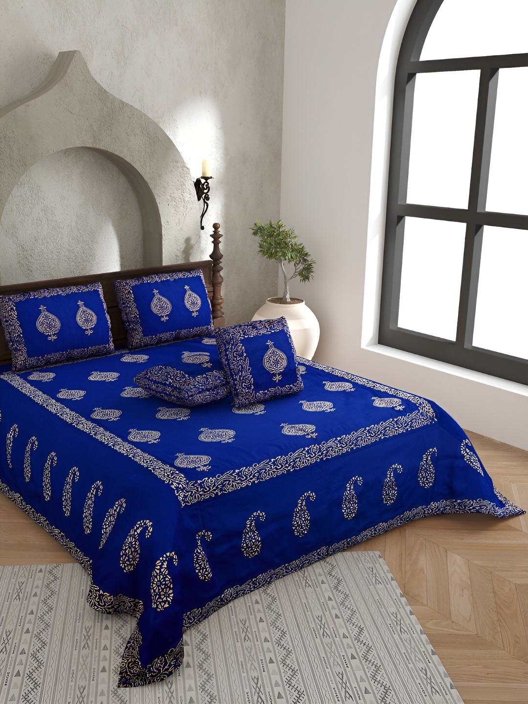 

JAIPUR FABRIC Blue & White Floral 250 TC Cotton King Bedsheet With 2 Pillow Covers