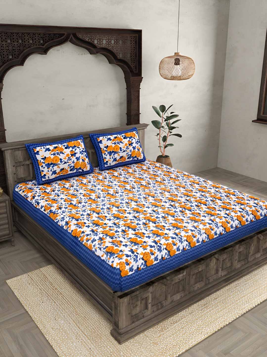 

JAIPUR FABRIC White & Blue Floral 180 TC Cotton King Bedsheet With 2 Pillow Covers