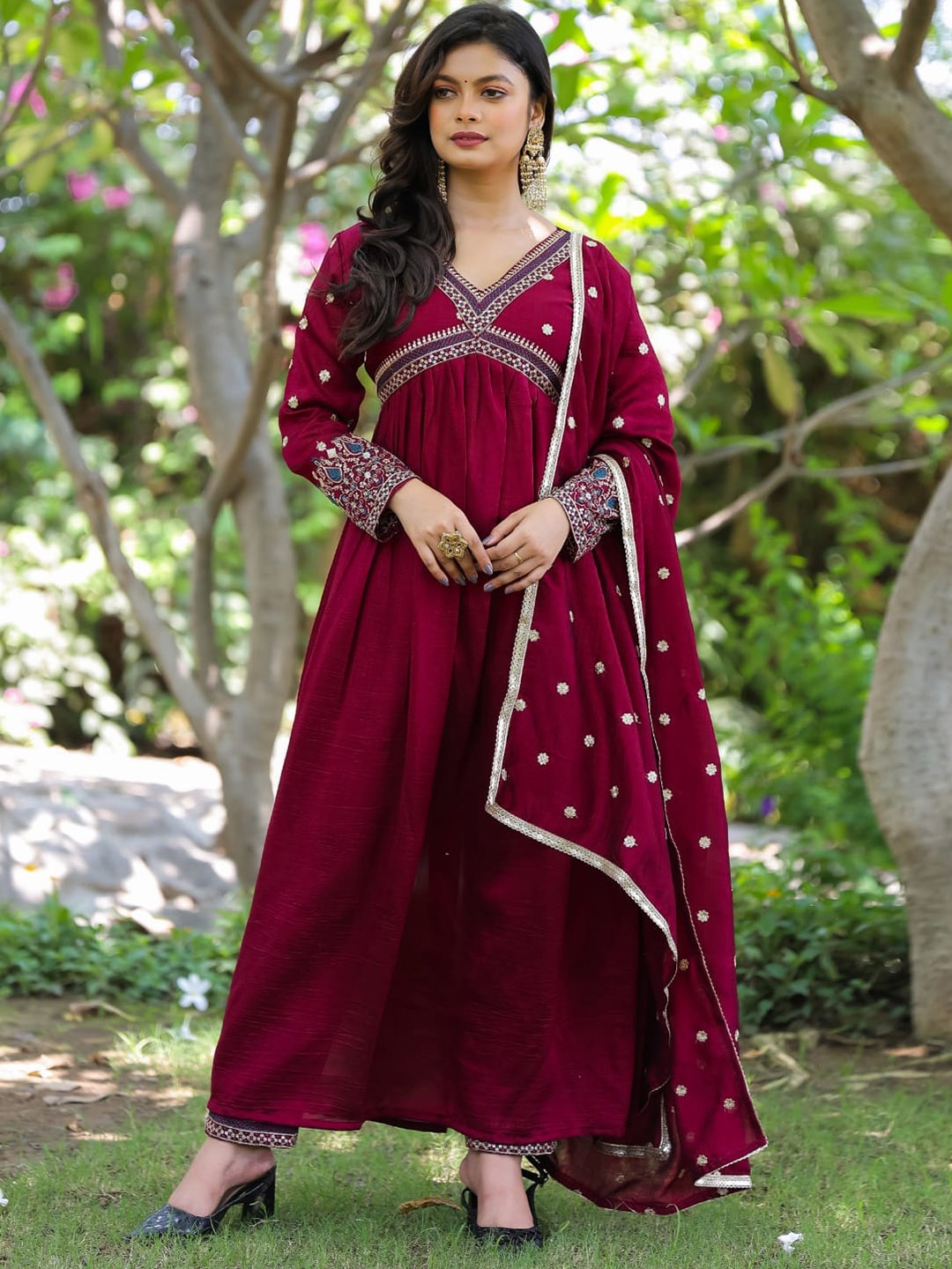 

KALINI Floral Embroidered Thread Work Pure Silk Anarkali Kurta with Trousers & Dupatta, Maroon