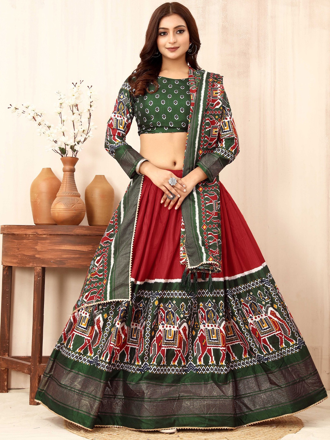 

PMD Fashion Printed Ready to Wear Lehenga & Unstitched Blouse With Dupatta, Red
