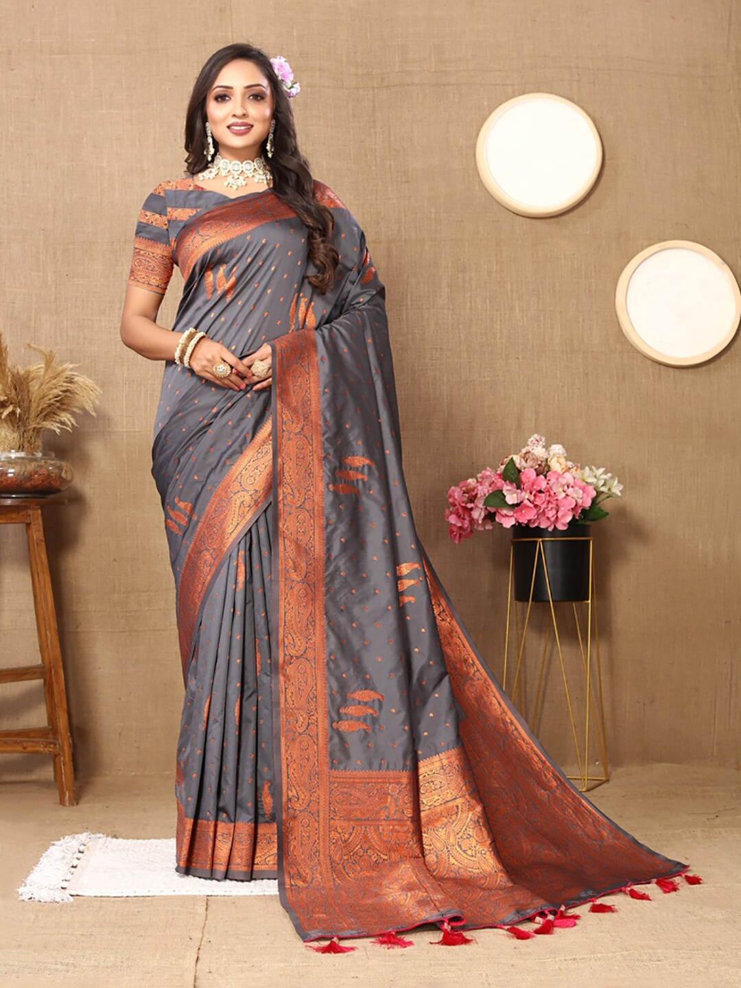 

KALINI Woven Design Zari Banarasi Saree, Grey