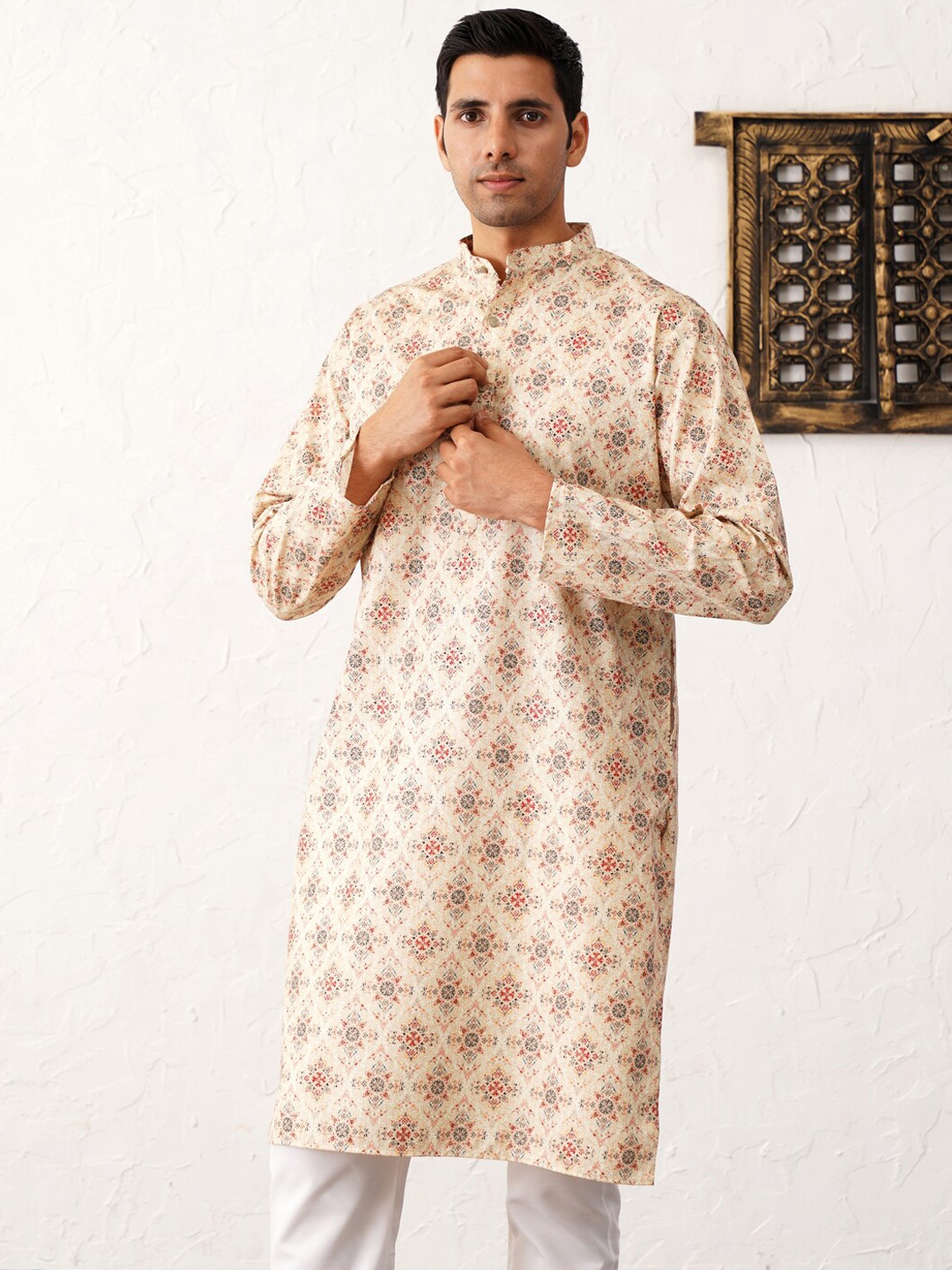 

Jompers Geometric Printed Mandarin Collar Straight Kurta with Pyjamas, Gold