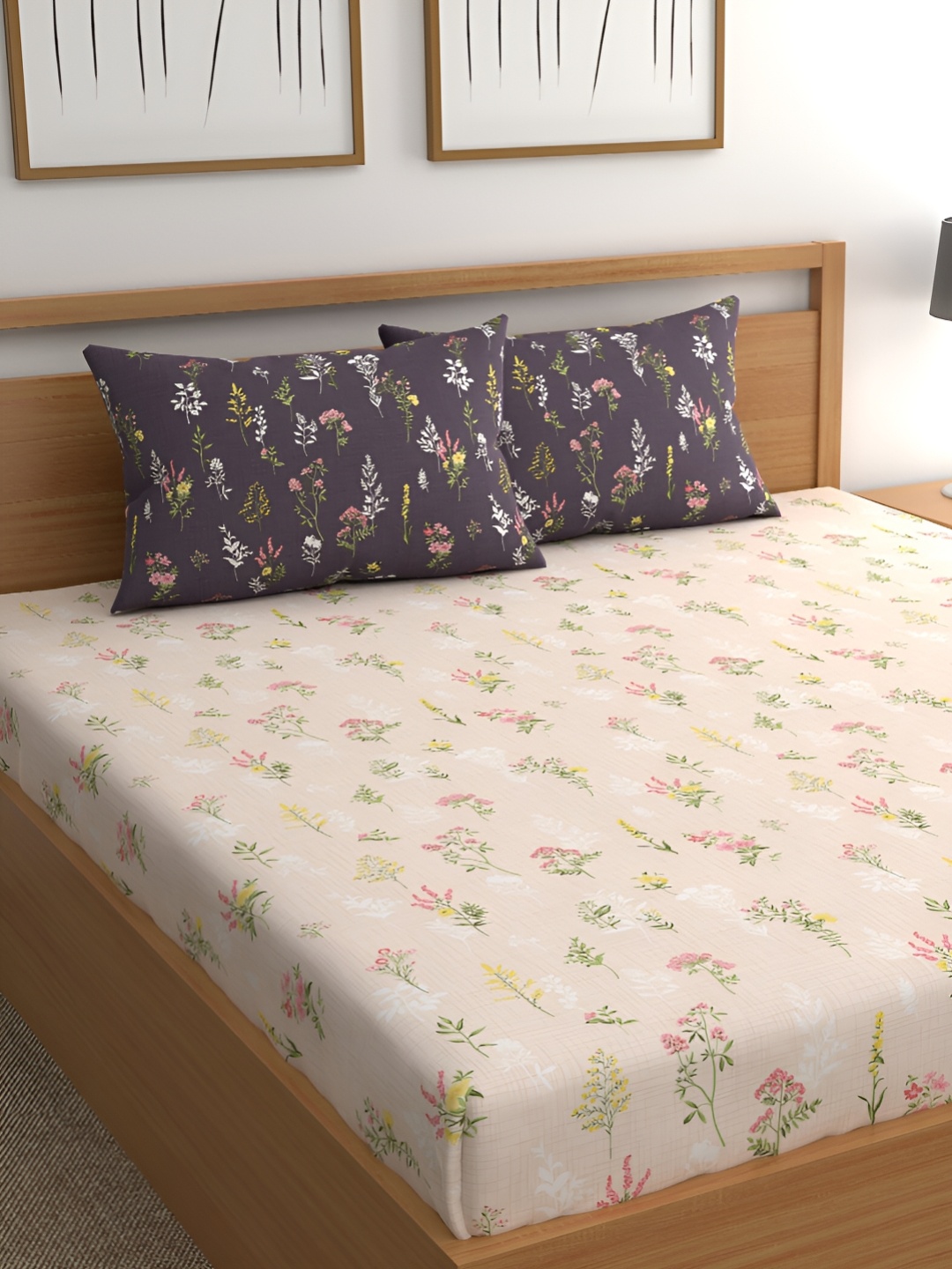 

CHHAVI INDIA Peach-Coloured Floral Microfiber 210 TC King Bedsheet with 2 Pillow Covers