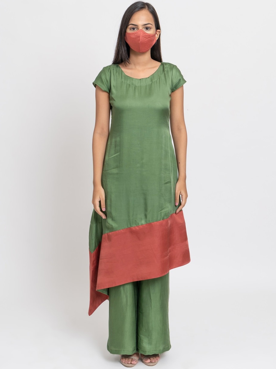 

Neora Colourblocked Round Neck Straight Kurta with Palazzos, Green