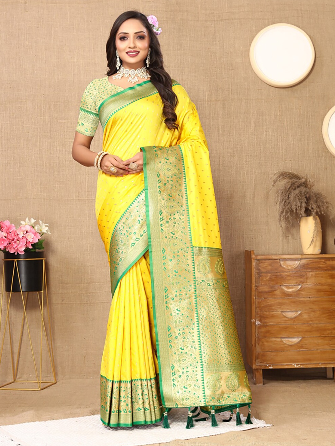

KALINI Woven Design Zari Banarasi Saree, Yellow