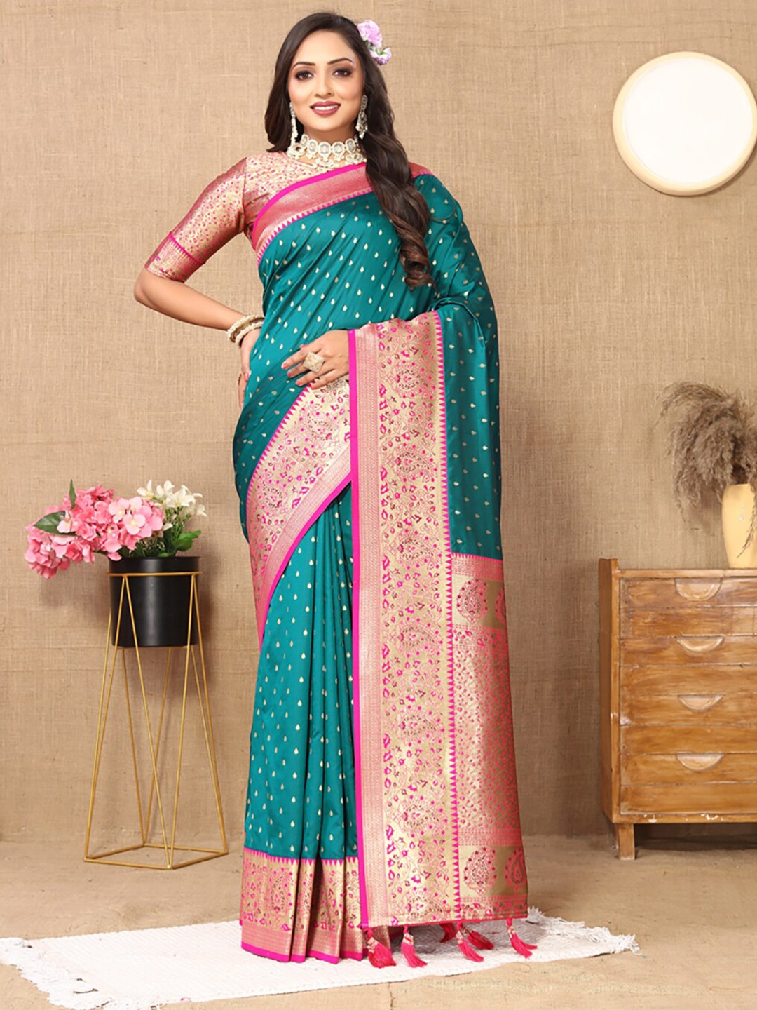 

KALINI Ethnic Motifs Woven Design Zari Art Silk Banarasi Saree, Green
