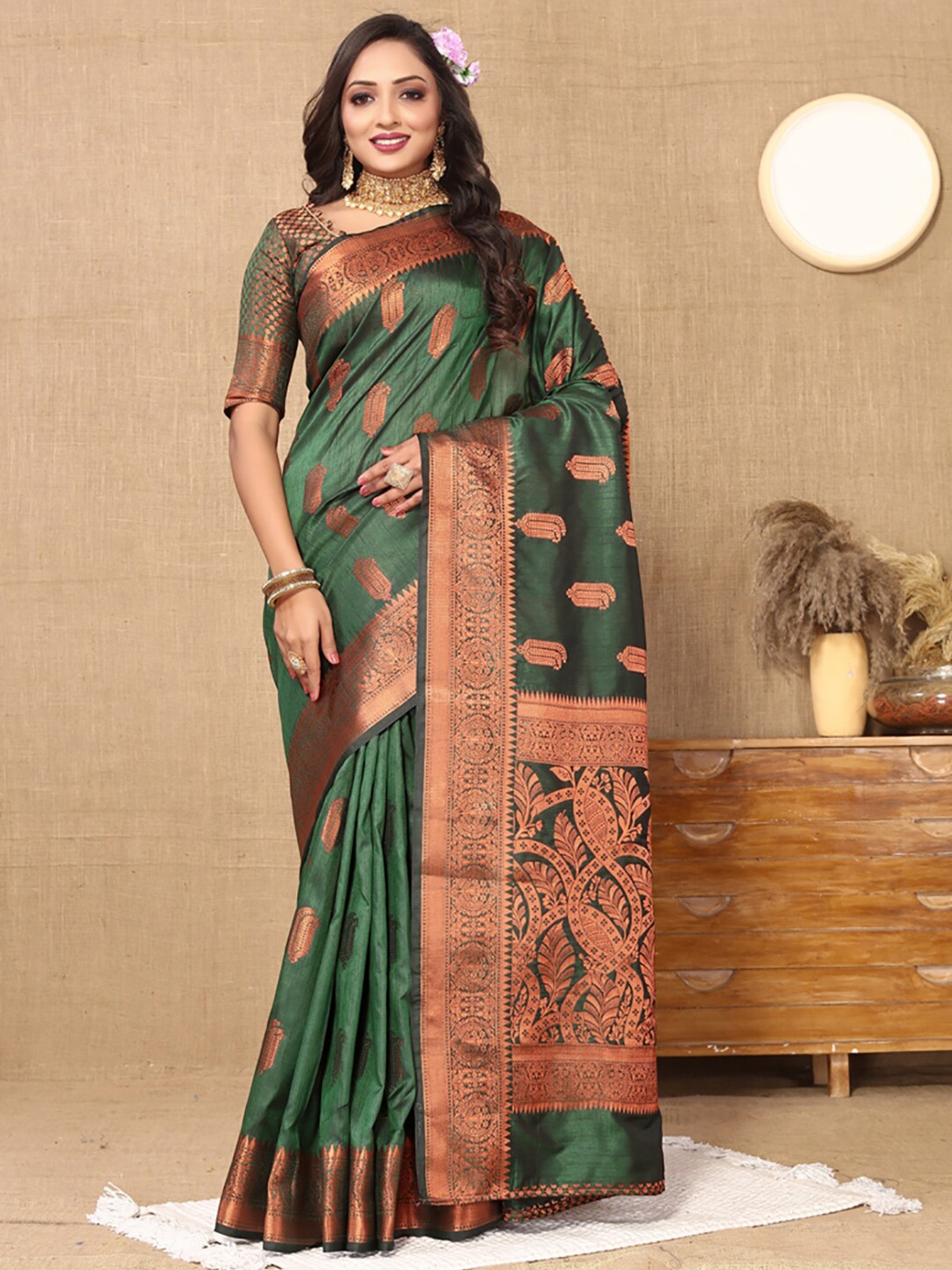 

KALINI Ethnic Motifs Woven Design Zari Banarasi Saree, Green