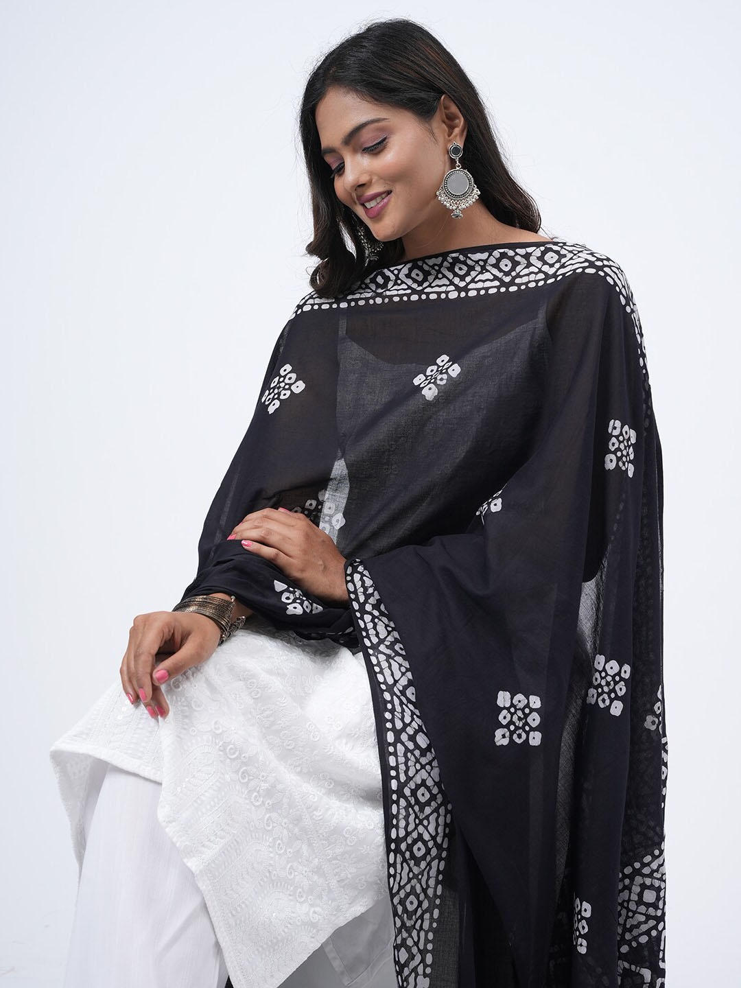 

HELLA FASHIONS Bandhani Printed Cotton Dupatta, Black