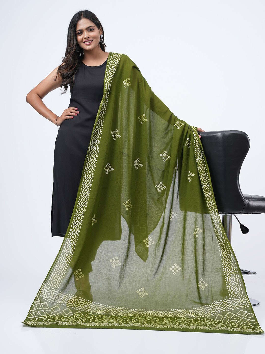 

HELLA FASHIONS Bandhani Printed Cotton Dupatta, Green