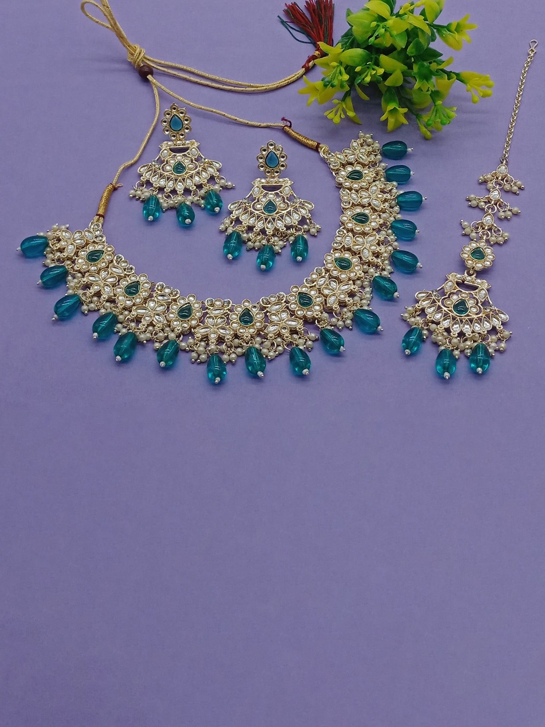 

AASHISH IMITATION Gold-Plated Kundan Studded Jewellery Set, Green