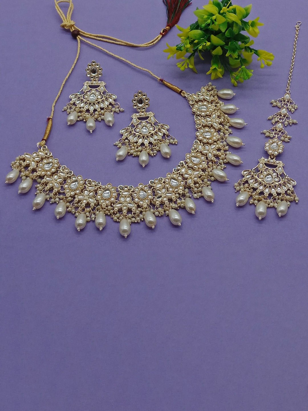

AASHISH IMITATION Gold-Plated Kundan Stone Studded Jewellery Set, White