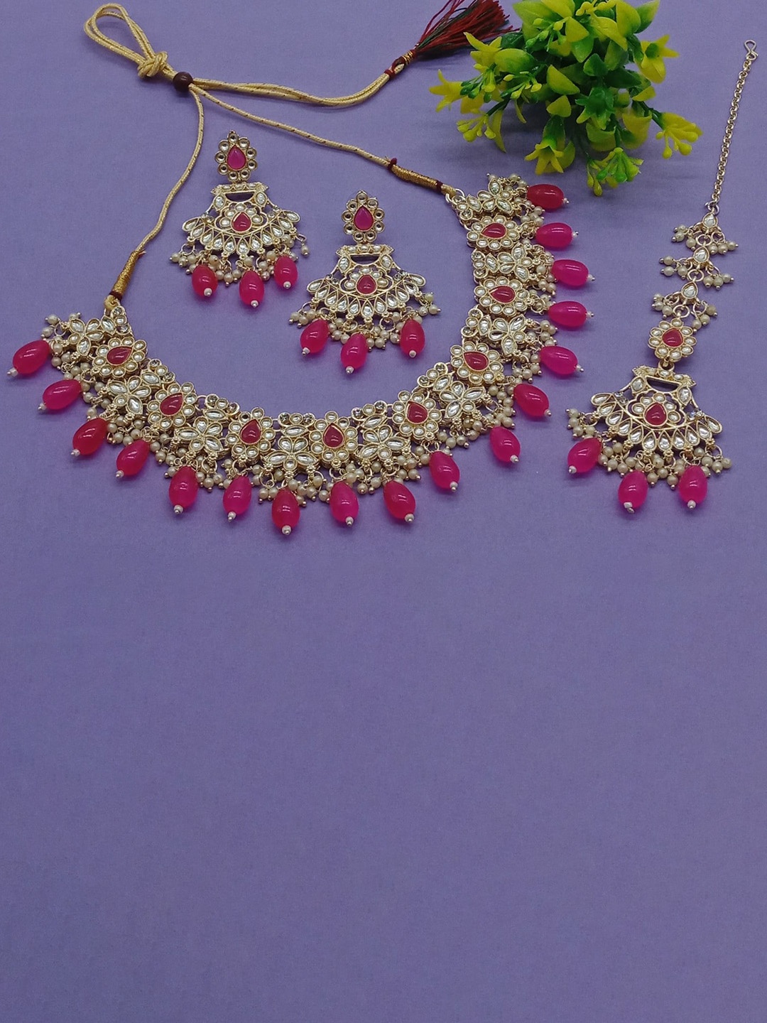 

AASHISH IMITATION Gold-Plated Kundan-Studded & Beaded Jewellery Set
