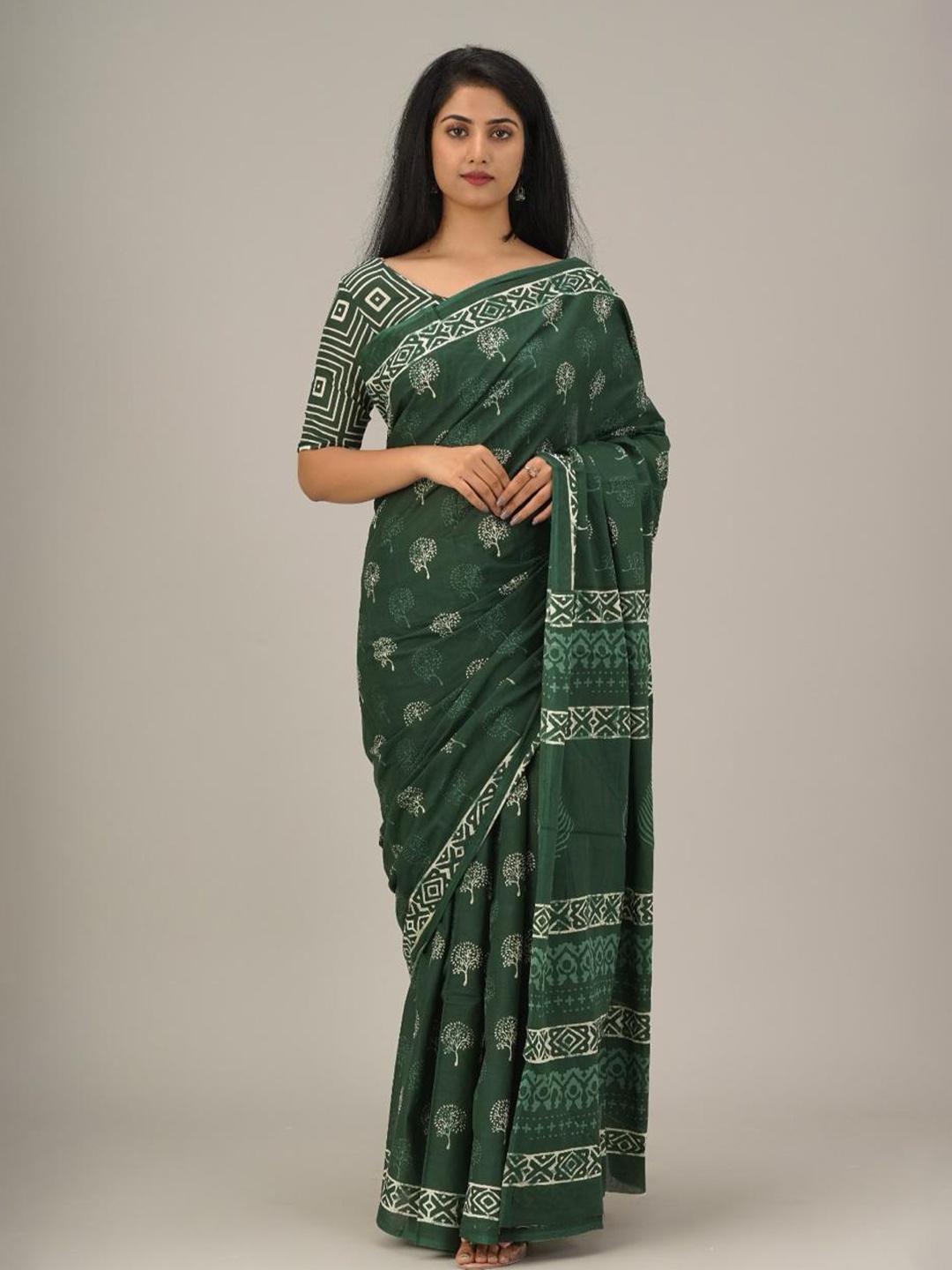 

JALTHER Floral Printed Pure Cotton Block Print Saree, Green