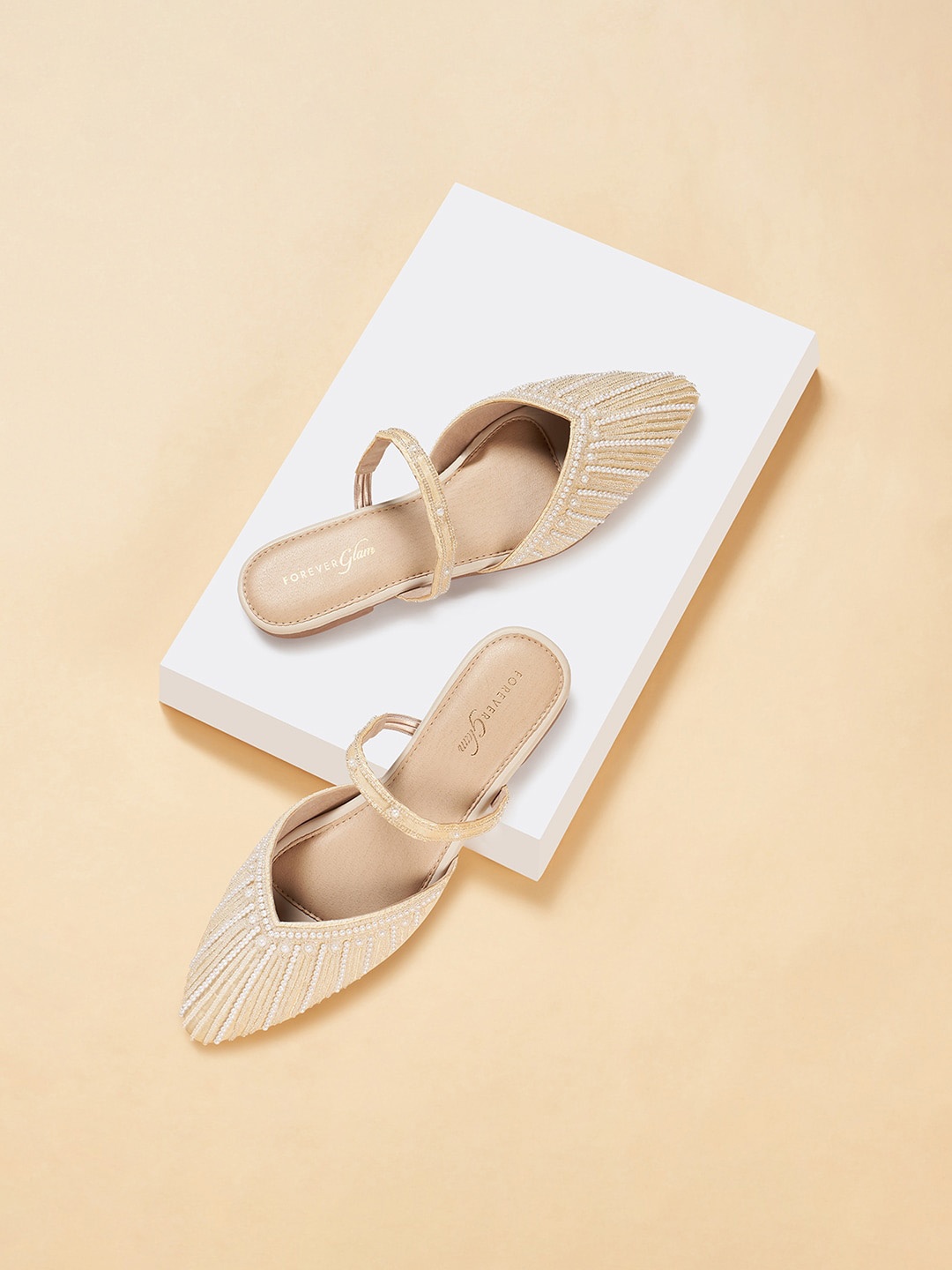 

Forever Glam by Pantaloons Embellished Round Toe Mules, Off white