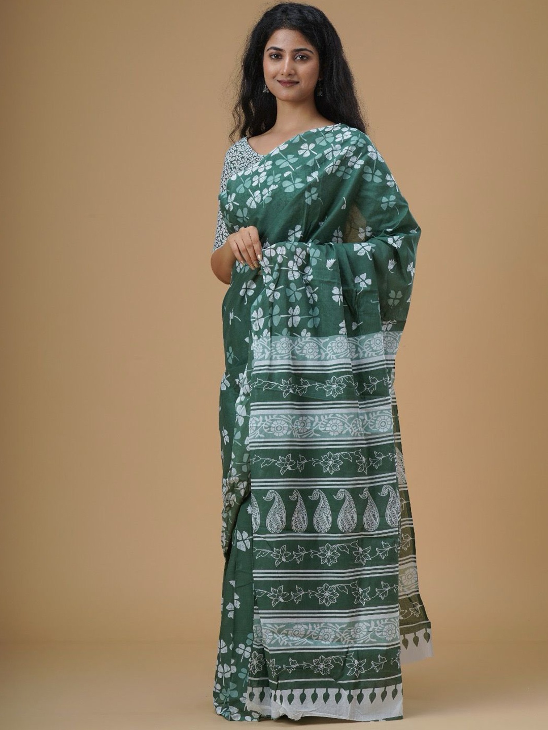 

KIAARON Floral Pure Cotton Block Print Saree, Green