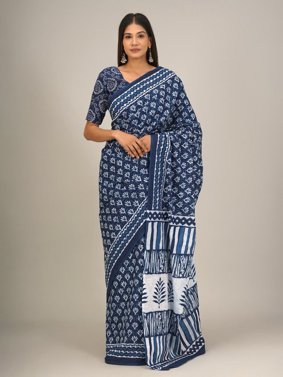 

KIAARON Floral Printed Pure Cotton Saree, Blue