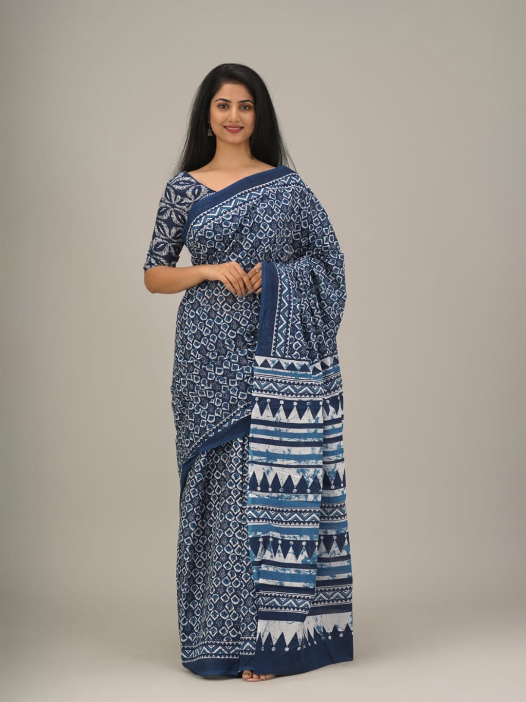 

KIAARON Printed Pure Cotton Saree, Blue