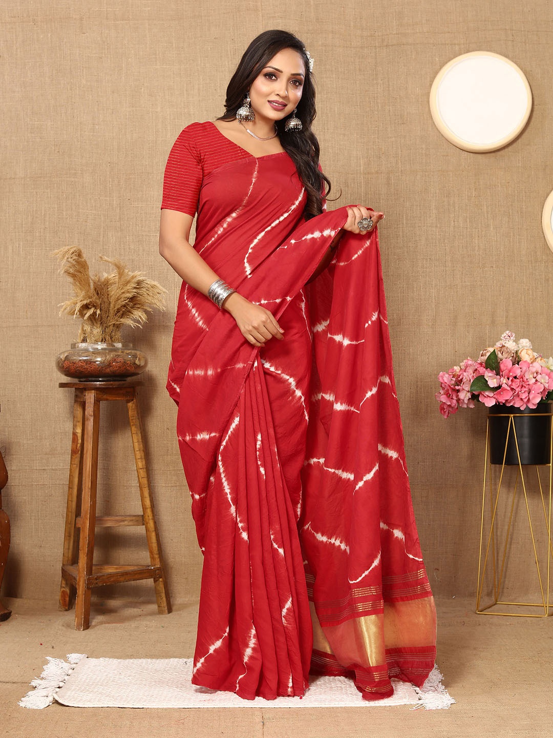 

KALINI Leheriya Printed Sarees, Red