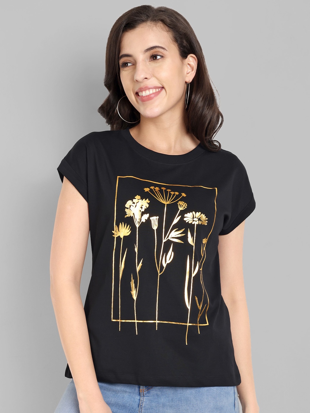 

HEYLAY Floral Printed Extended Sleeves Cotton T-shirt, Black