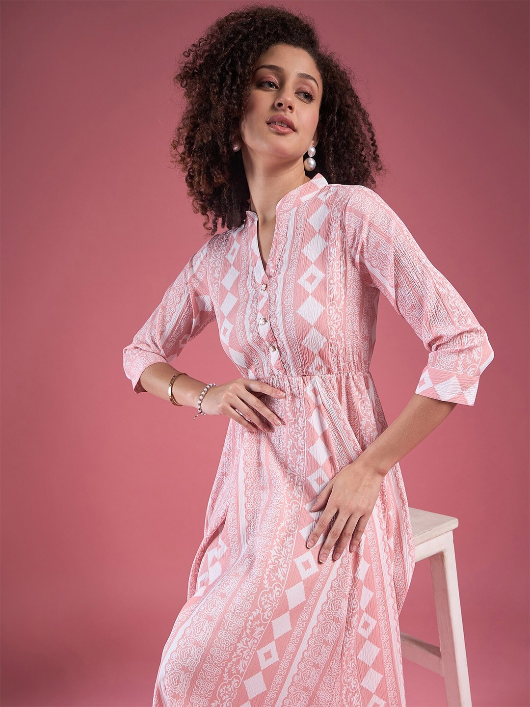 

DressBerry Pink Geometric Printed Cuffed Sleeves Midi Fit & Flare Dress