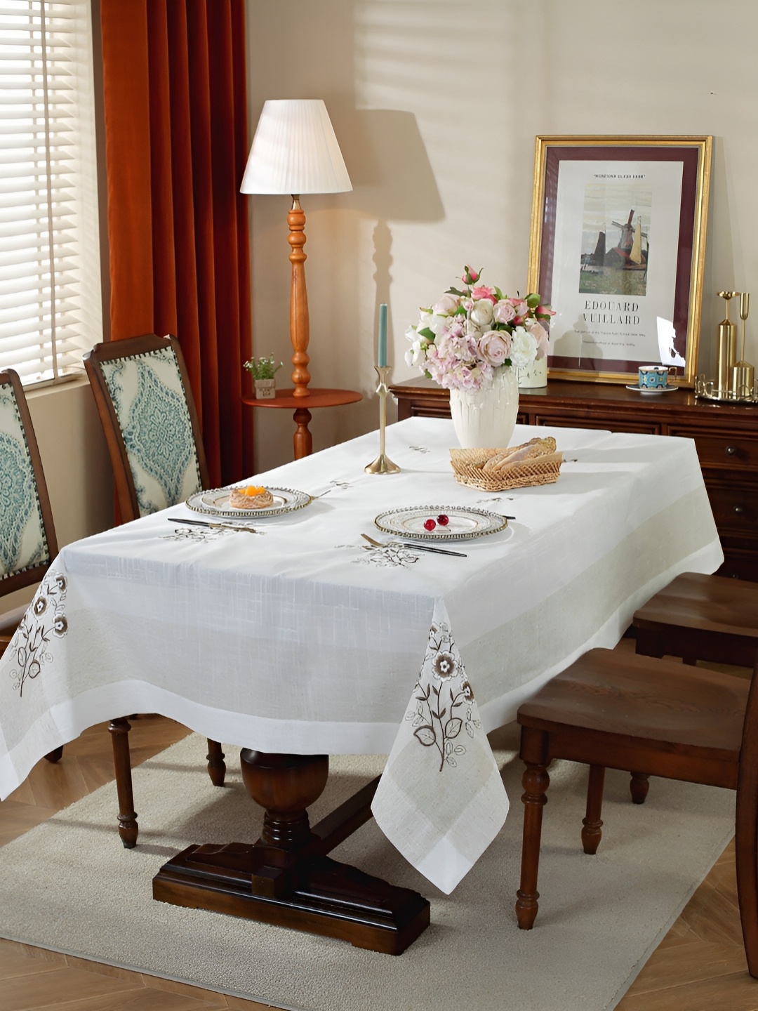

TANLOOMS White Floral Embroidered Anti-Skid 8-Seater Table Cover