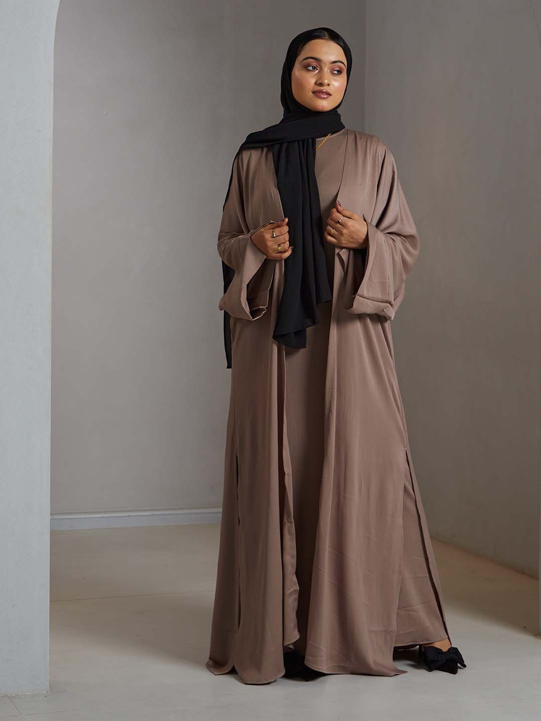 

Modest Essentials Relaxed Fit Abaya With Inner, Beige