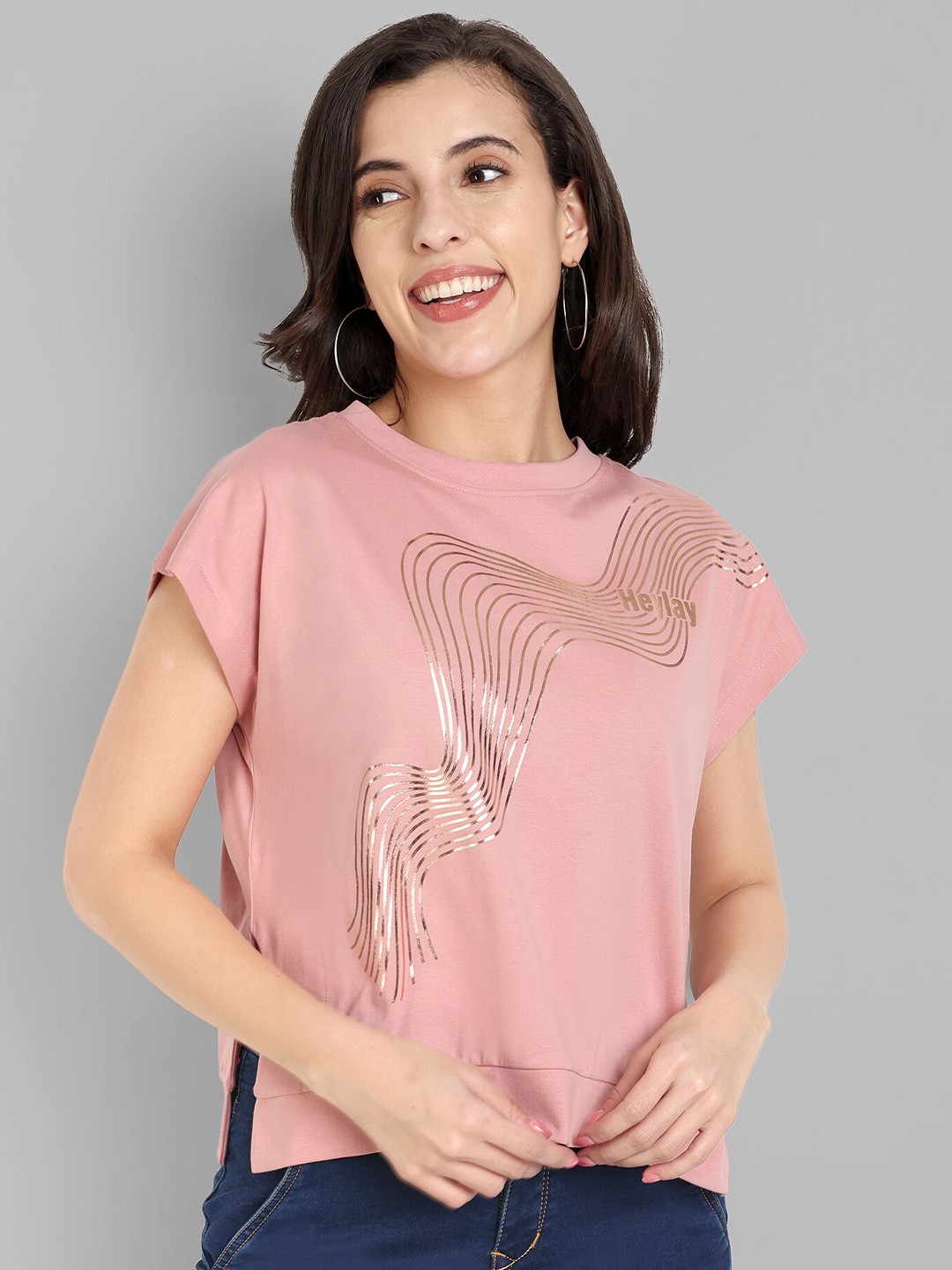 

HEYLAY Women Printed Extended Sleeves T-shirt, Pink