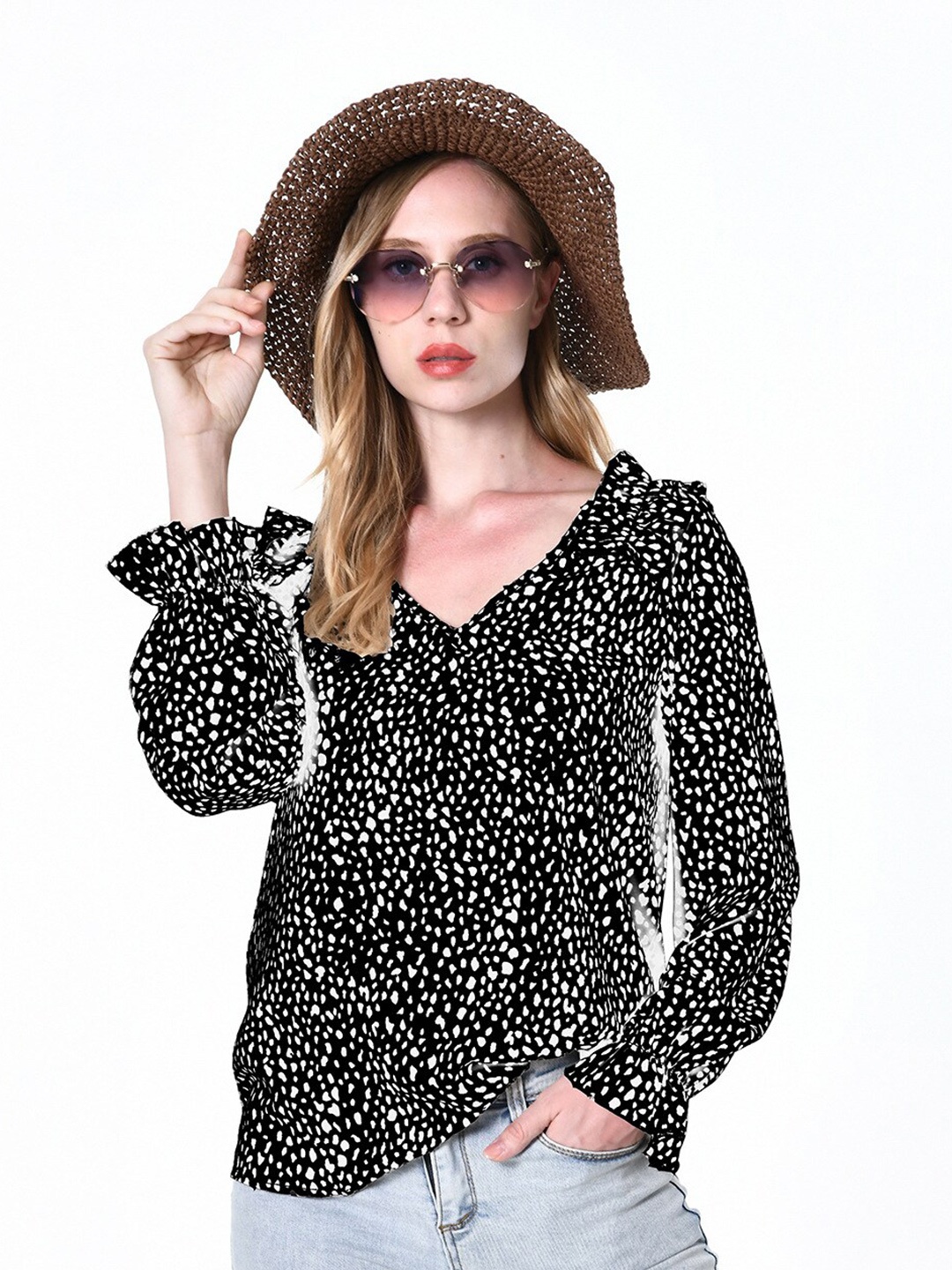 

StyleCast Black Polka Dot Printed V-Neck Cuffed Sleeves Chiffon Top
