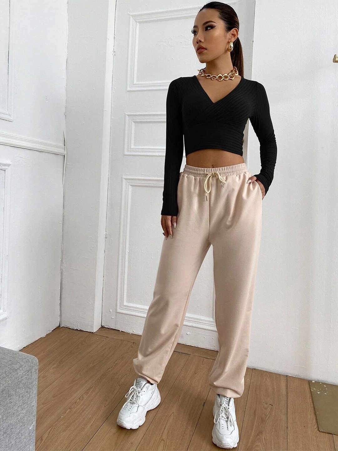 

StyleCast Black V-Neck Crop Top