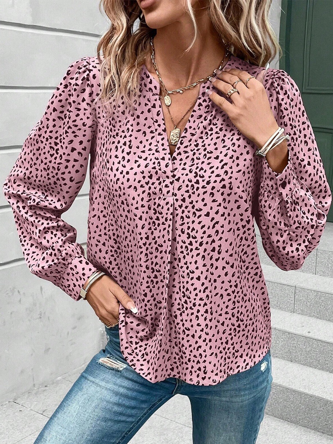 

StyleCast Pink Geometric Printed Mandarin Collar Cuffed Sleeves Shirt Style Top