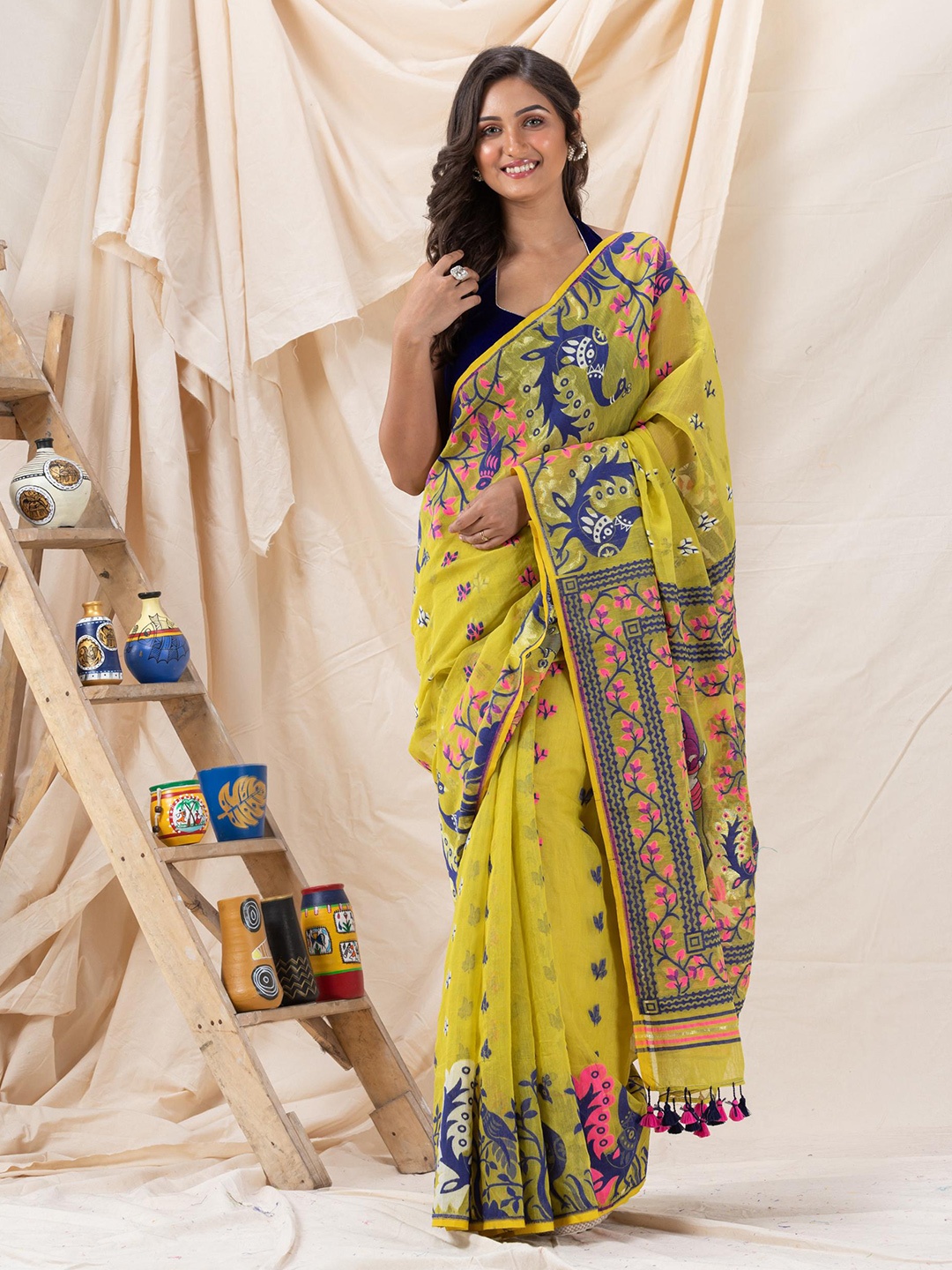 

Angoshobha Ethnic Motifs Printed Jamdani Saree, Green