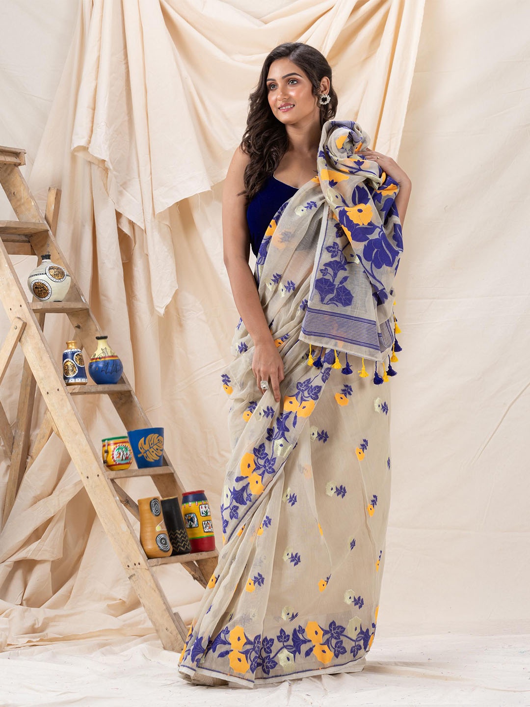 

Angoshobha Floral Woven Design Jamdani Saree, Beige