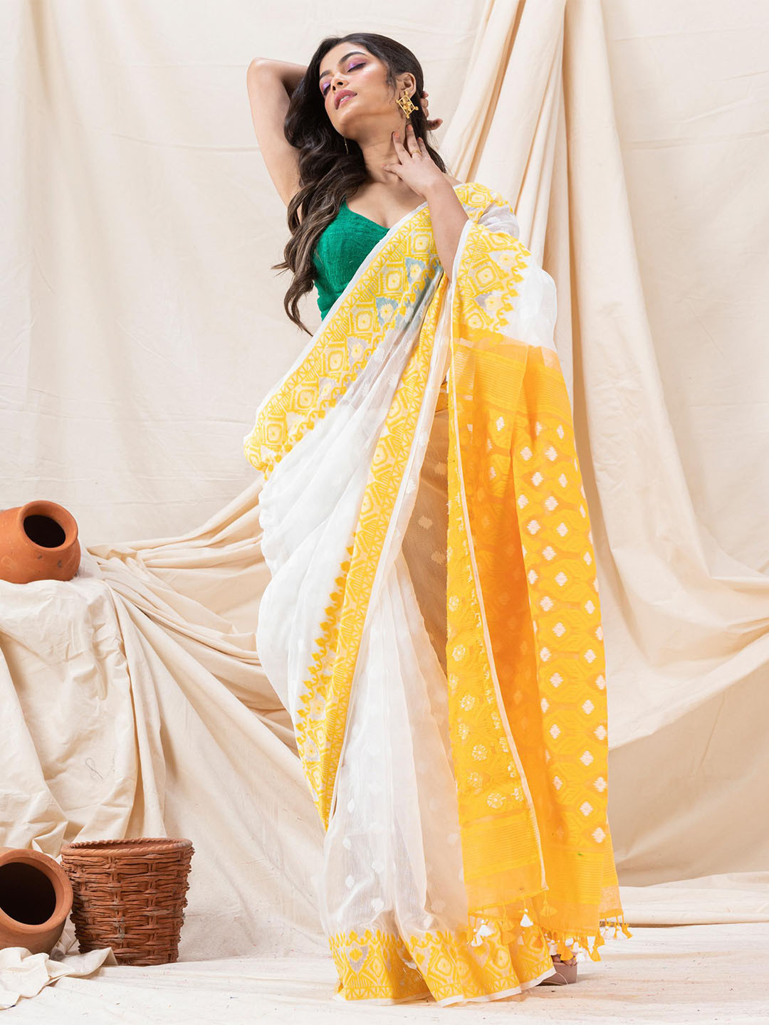 

Angoshobha Floral Woven Design Jamdani Saree, White
