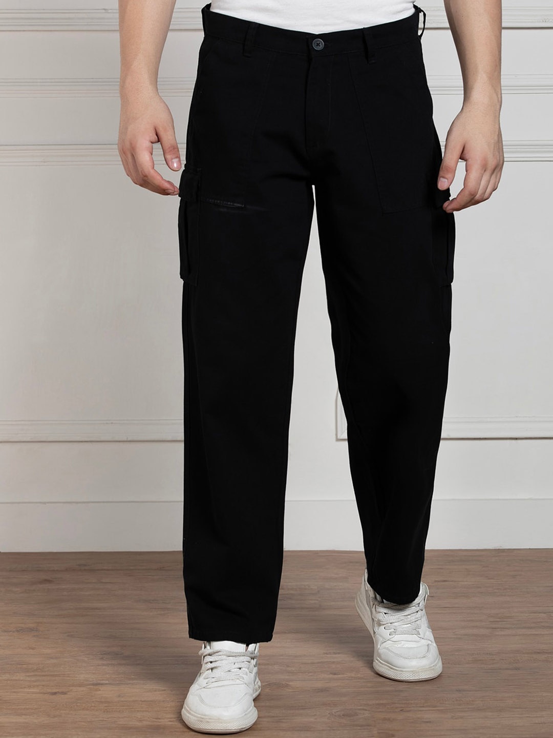 

Dennis Lingo Men Loose Fit Trousers, Black