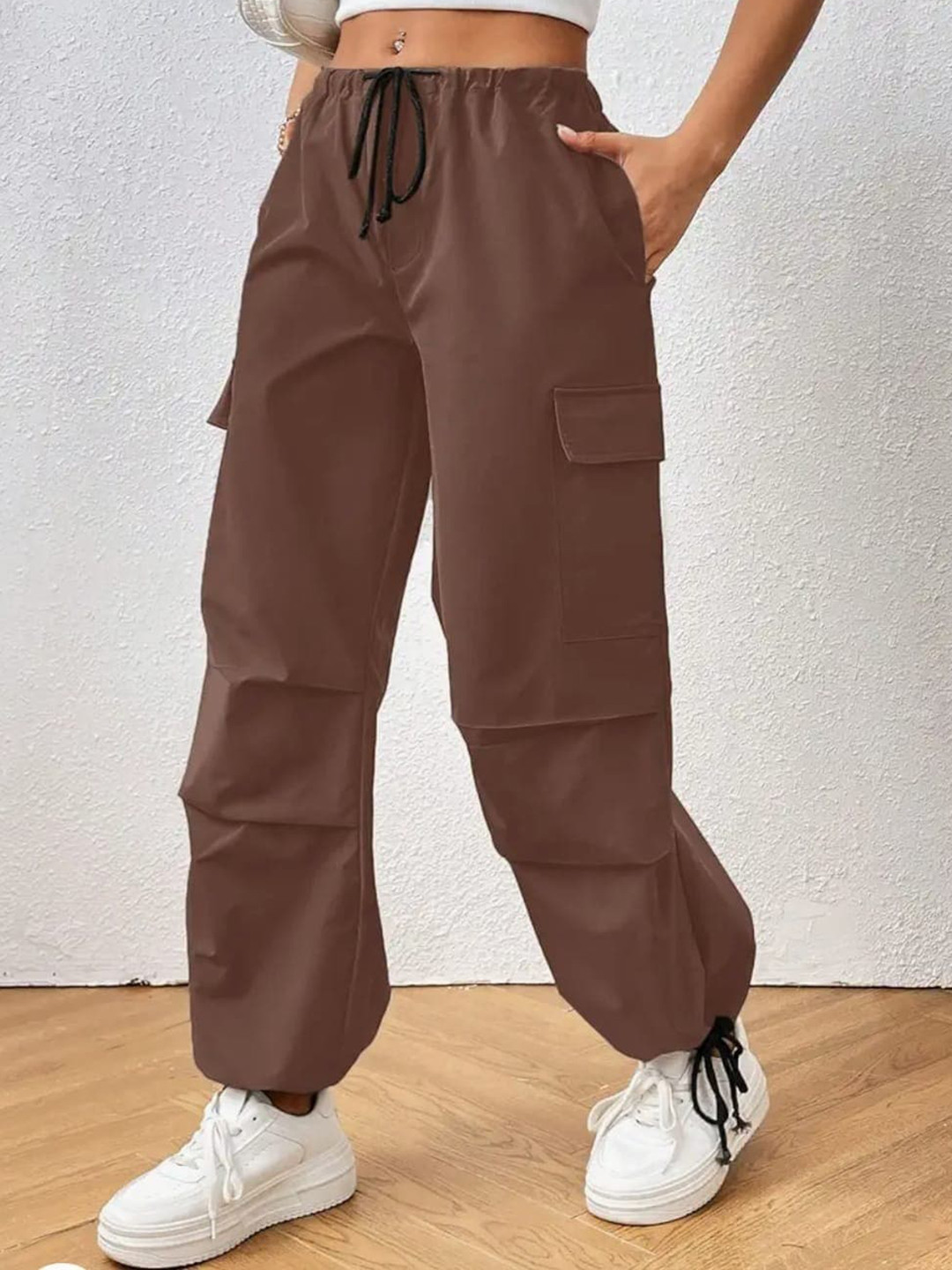 

BROADSTAR Women Loose Fit Parachute Trousers, Brown