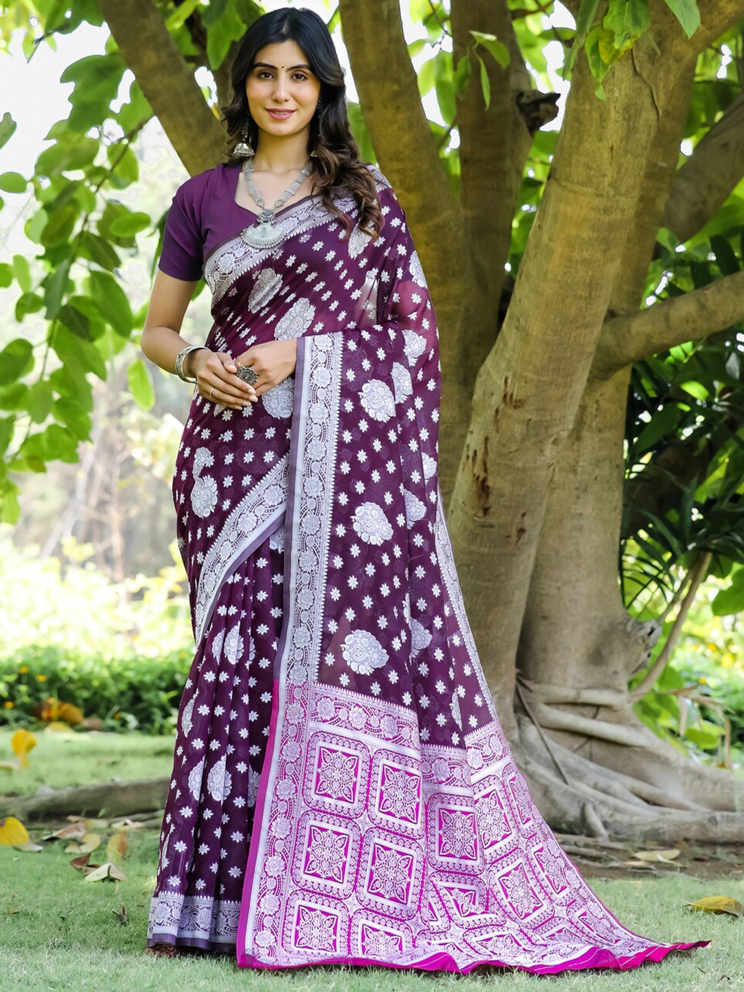 

trihut Ethnic Motifs Woven Design Zari Banarasi Saree, Purple