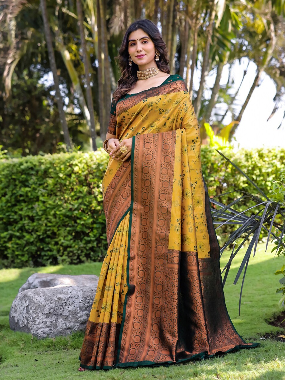 

trihut Floral Woven Design Zari Kanjeevaram Saree, Yellow