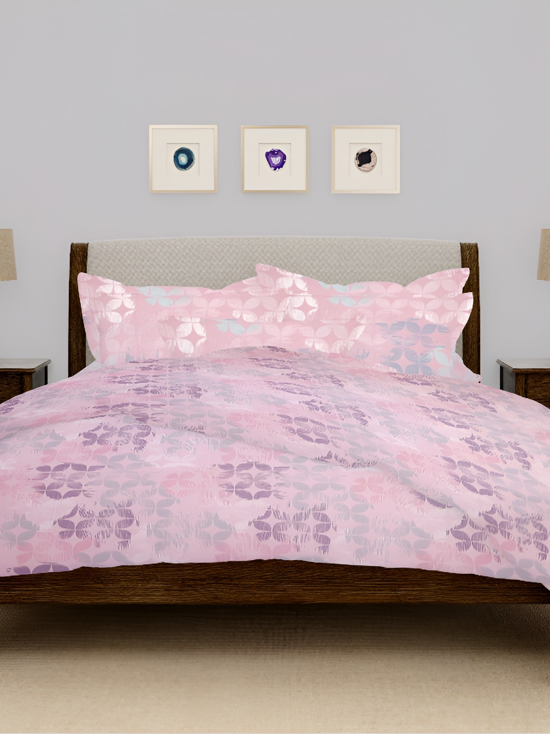 

ARVIND Rose & White Geometric 144 TC Cotton King Bedsheet With 2 Pillow Covers