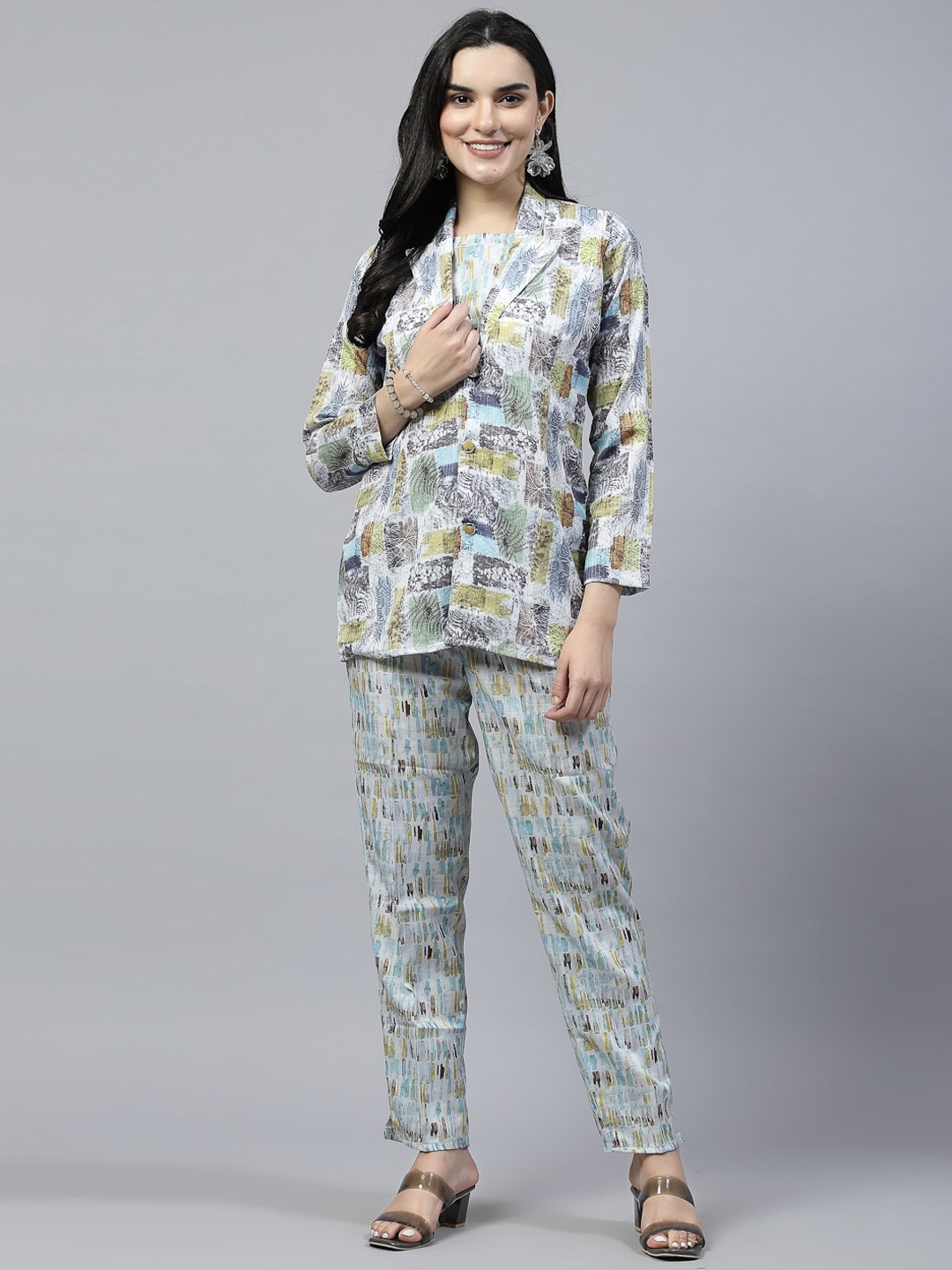 

18 ATTITUDE Printed Crop Top & Trousers With Waistcoat, Green