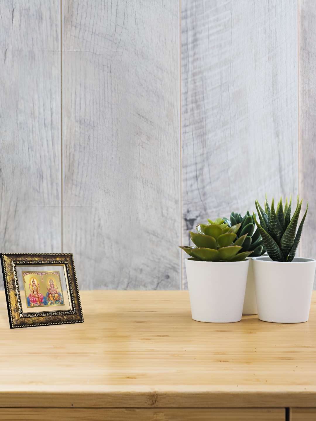 

DIVINITI Gold Toned & Black Glass Table Photo Frames