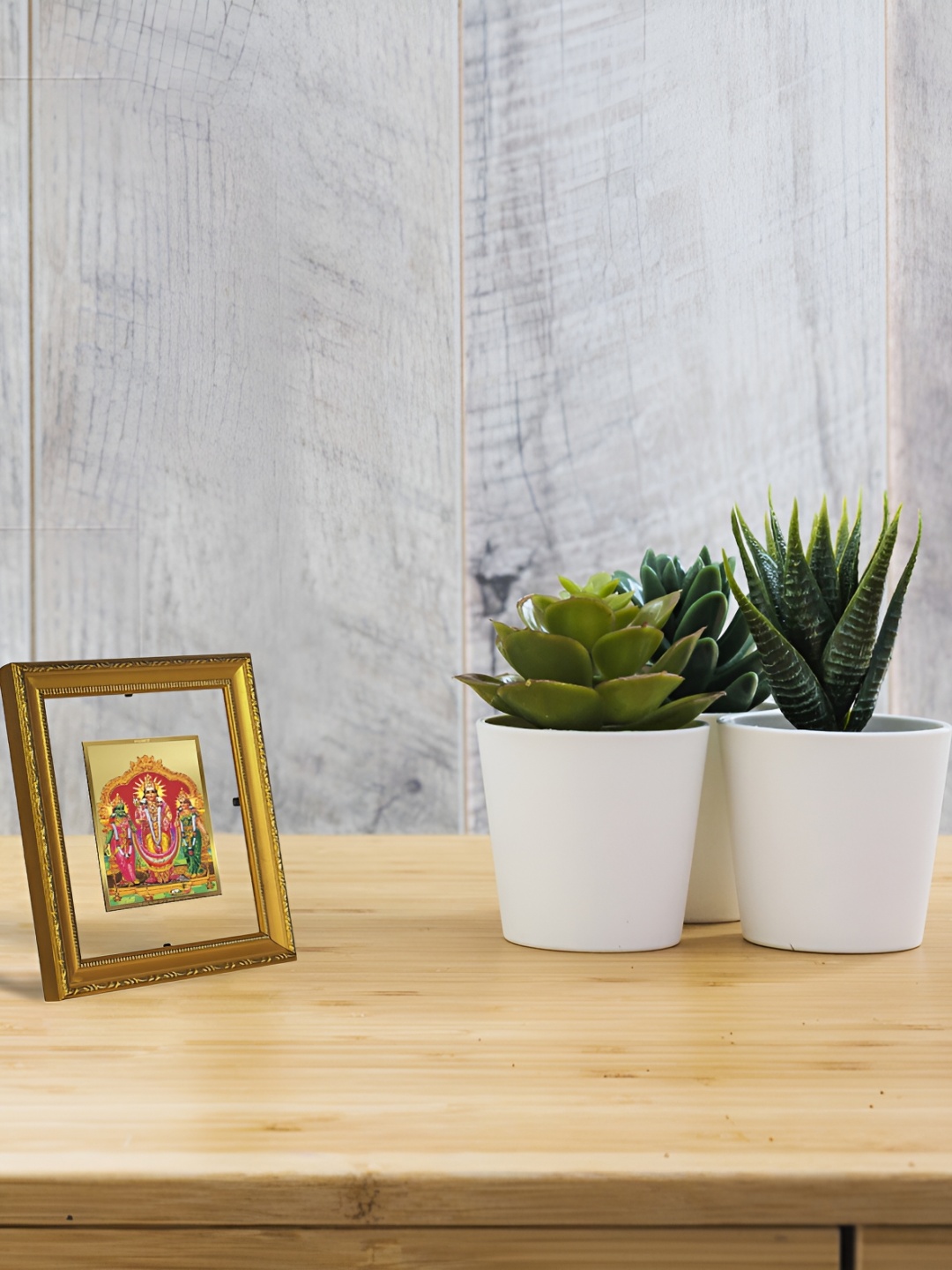 

DIVINITI Gold-Toned Glass Wall Photo Frame