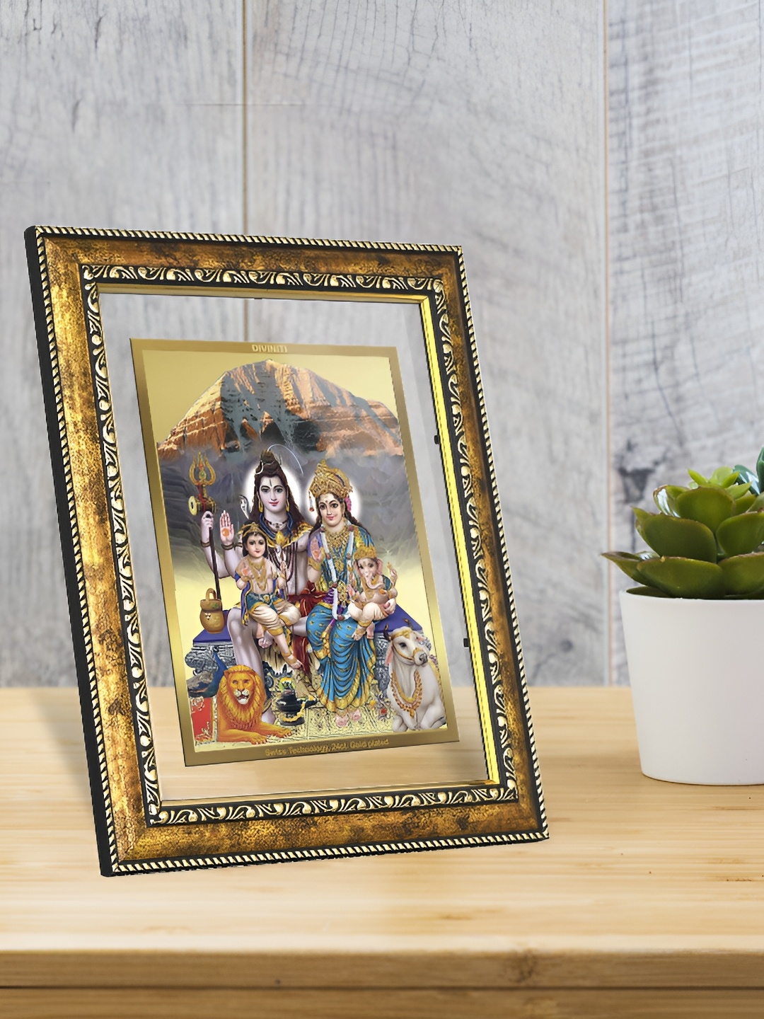 

DIVINITI Gold-Toned & Black 24 Gold Plated Glass Wall Photo Frames