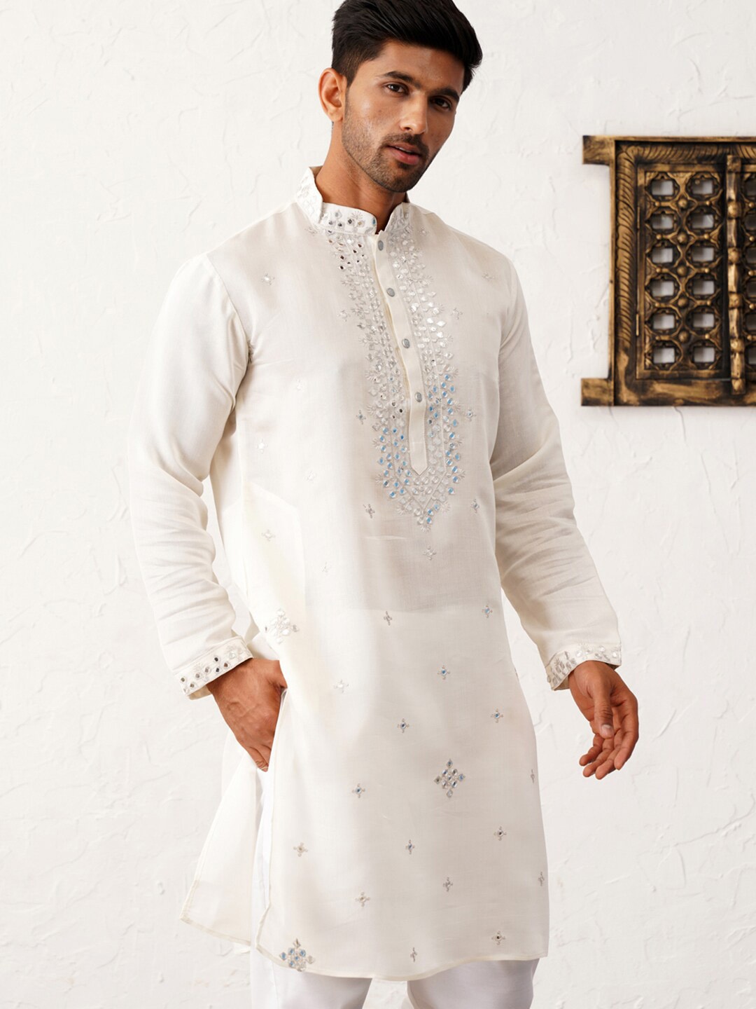 

Jompers Floral Embroidered Mirror Work Mandarin Collar Cotton Silk Straight Kurta, White