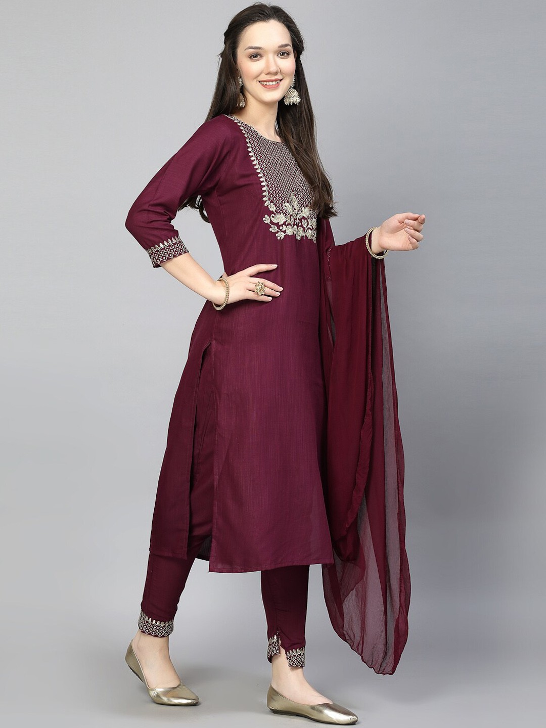 

BAESD Floral Yoke Design Regular Thread Work Kurta With Trousers & Dupatta, Purple