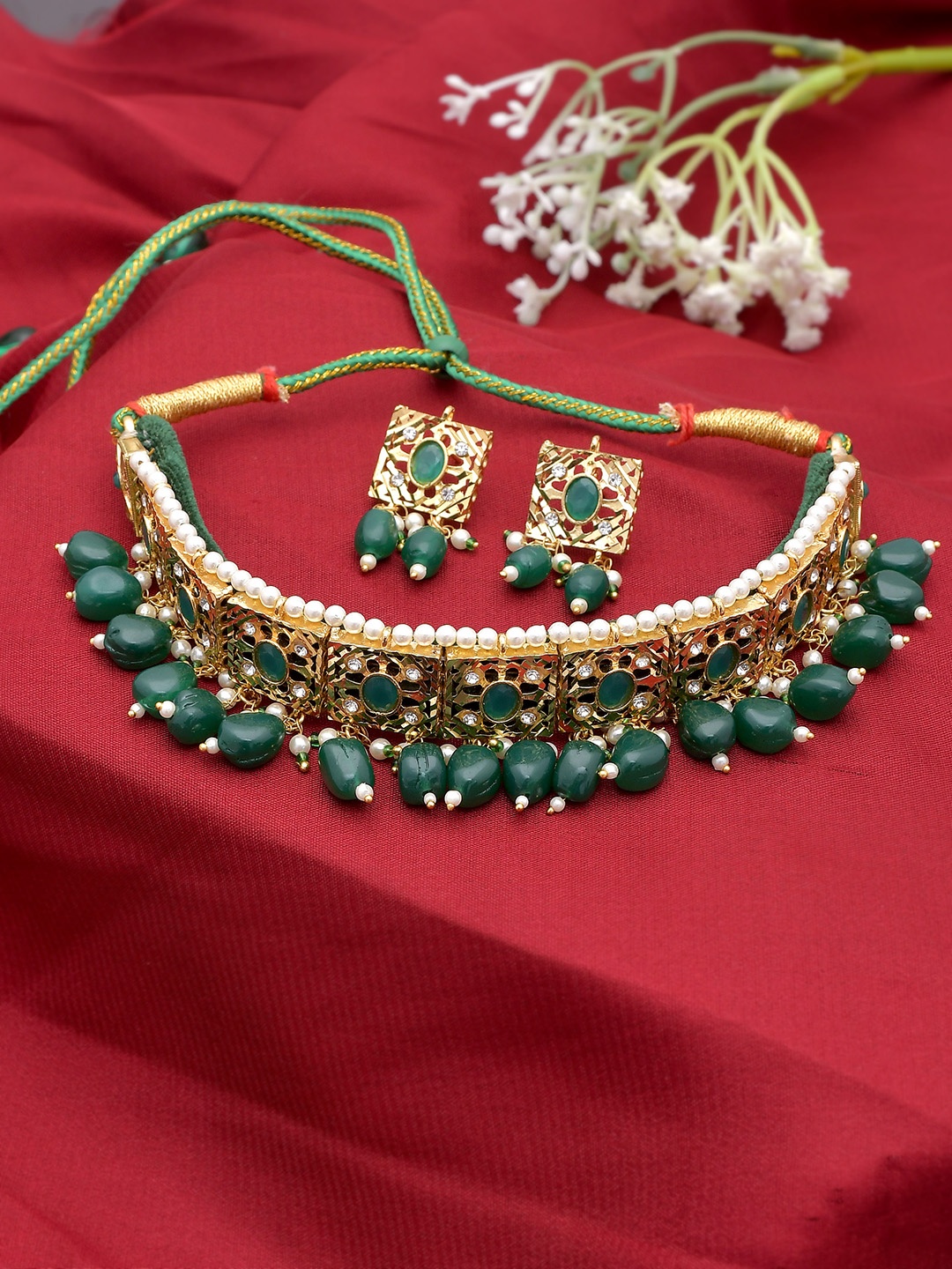 

Silvermerc Designs Gold-Plated Kundan Gemstone Studded & Beaded Jewellery Set