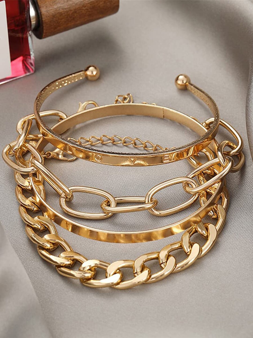 

YouBella Gold-Plated Link Bracelet