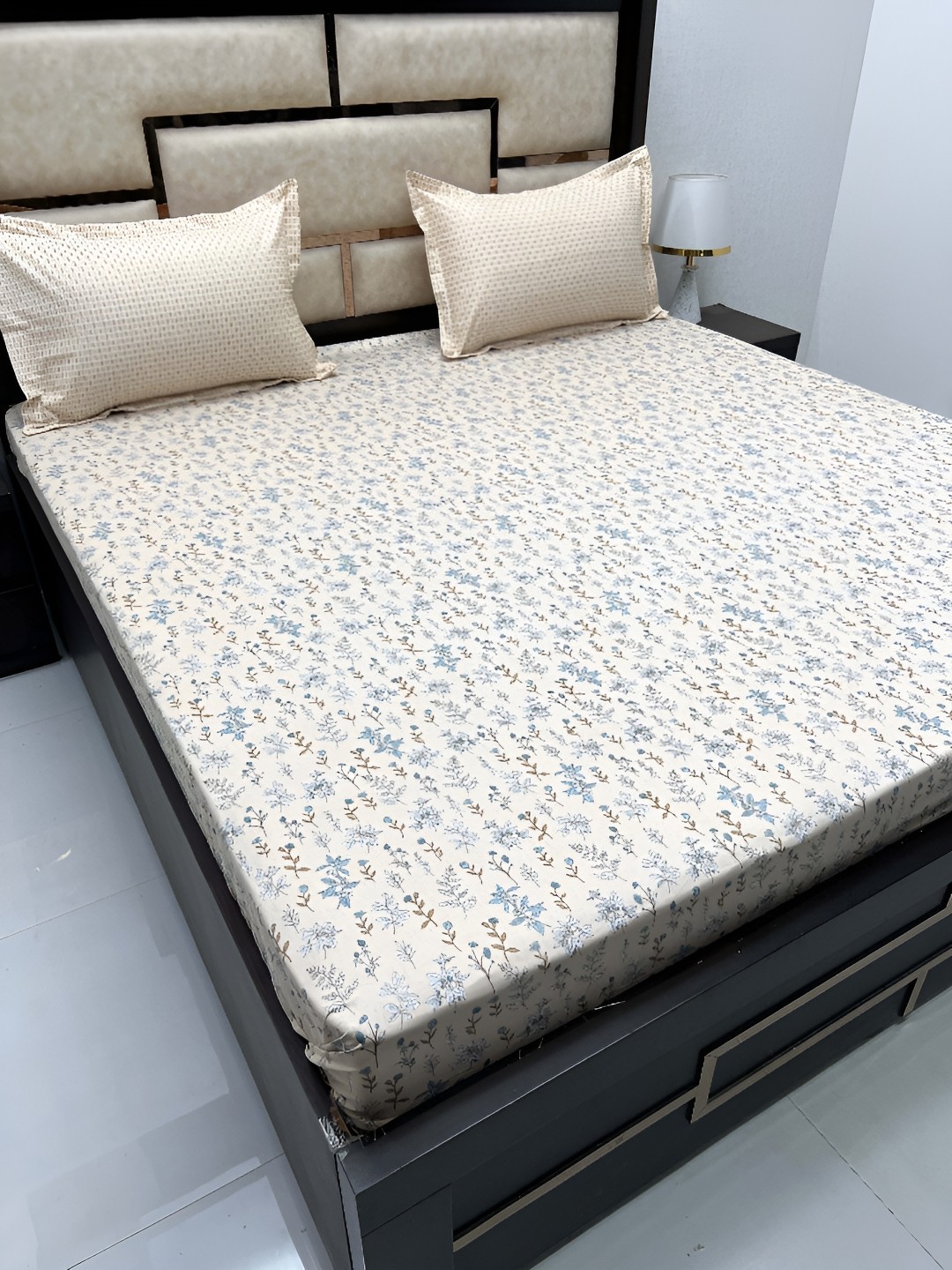 

Pure Decor Lifestyle Yellow & Blue Floral Cotton 400 TC King Bedsheet with 2 Pillow Covers