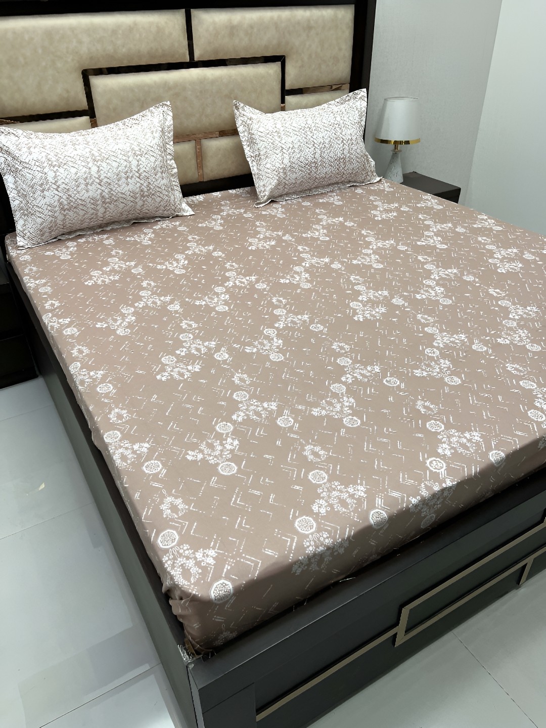 

Pure Decor Lifestyle Brown & White Floral 400 TC King Bedsheet With 2 Pillow Covers