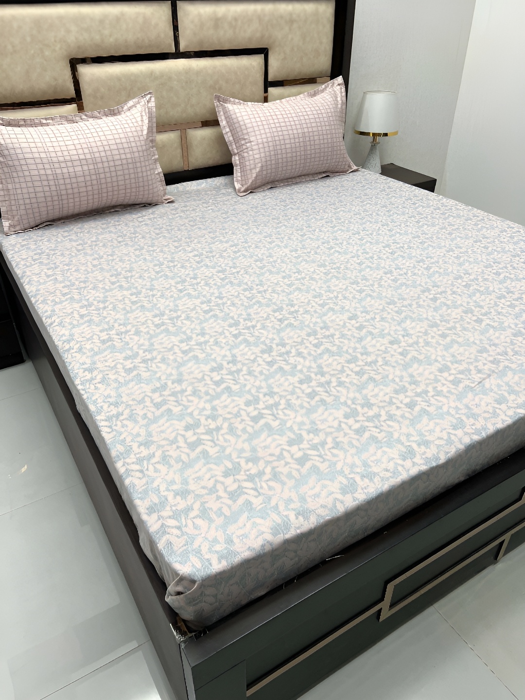 

Pure Decor Lifestyle Blue & Pink Floral Cotton 400 TC King Bedsheet With 2 Pillow Covers