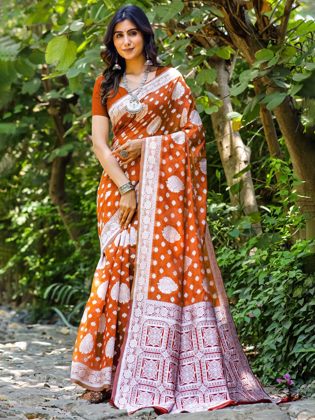 

trihut Ethnic Motifs Woven Design Zari Banarasi Saree, Rust